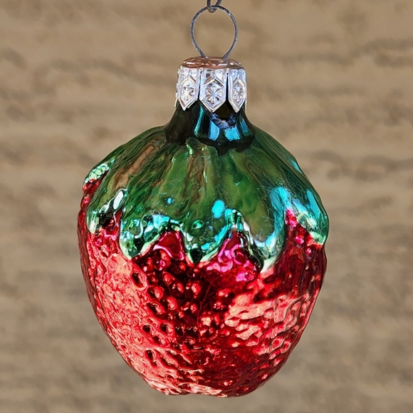 Vintage Poland Strawberry Mercury Glass Christmas Ornament - Picture 3 of 10